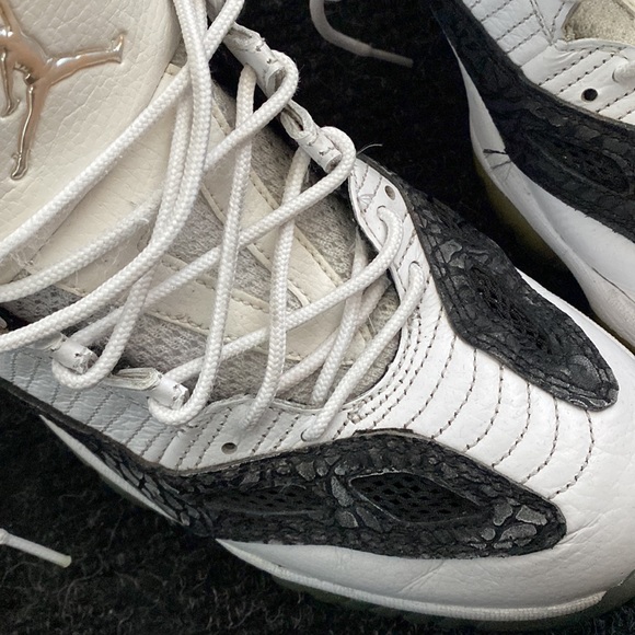 Jordan 11 Retro Low IE - Picture 12 of 15